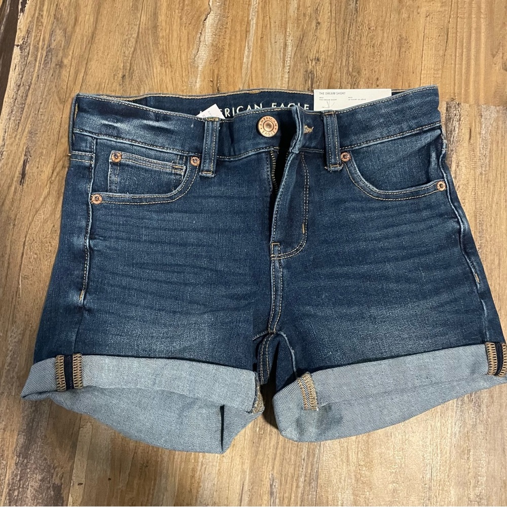 NWT American Eagle size 2 Jean shorts